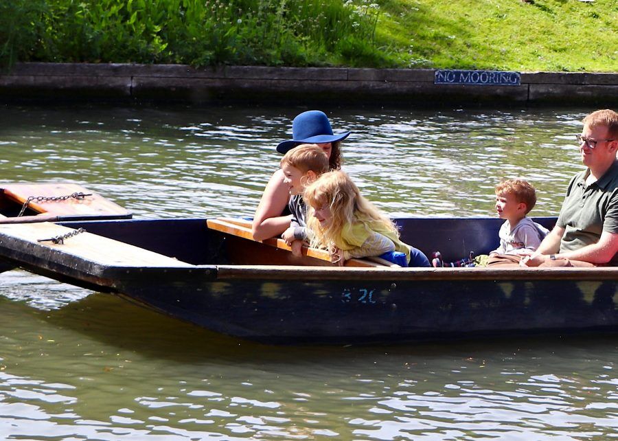 Punting in Cambridge, Family Punting, Easter Holiday activities, Punting during Easter