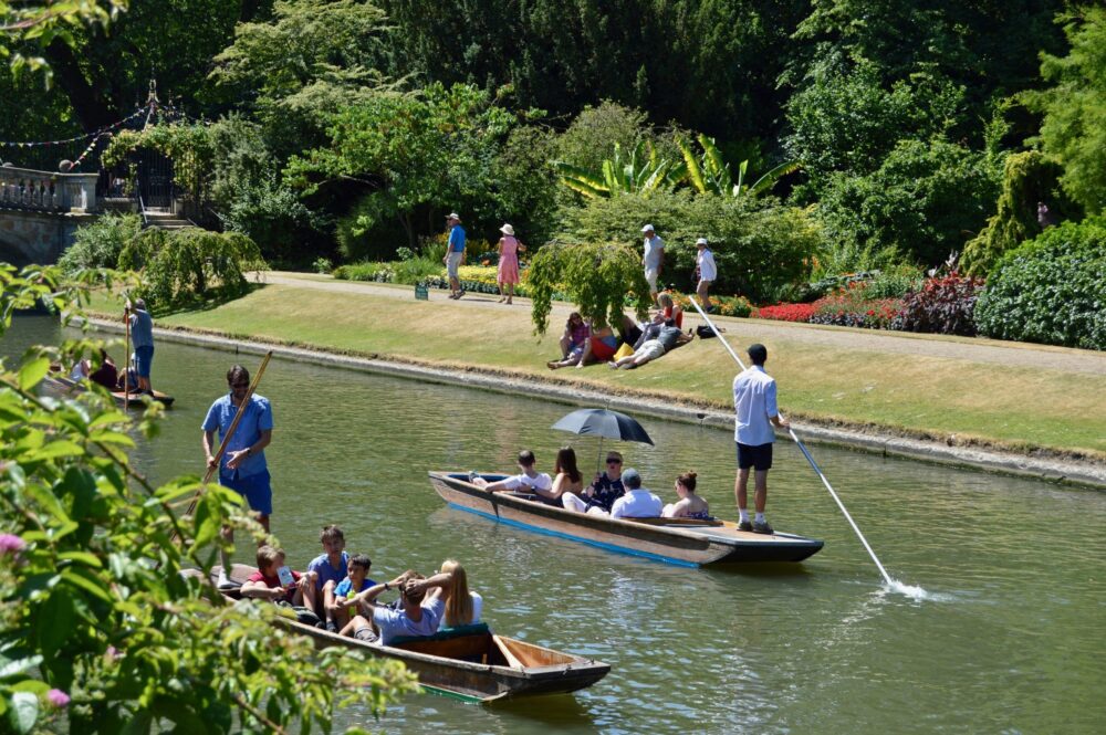 Punting in Cambridge, Chauffeured punt tour, College Backs, What to do in Cambridge, Visit Cambridge, Cambridge experience
