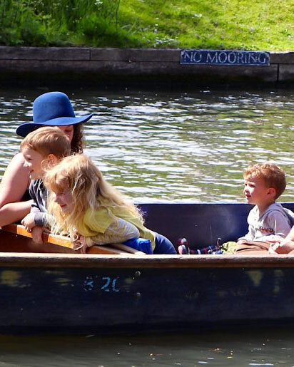 Punting in Cambridge, Punting Cambridge, Family discount, Discounted Punting, Cheap punting in Cambridge, Discount Family Punting