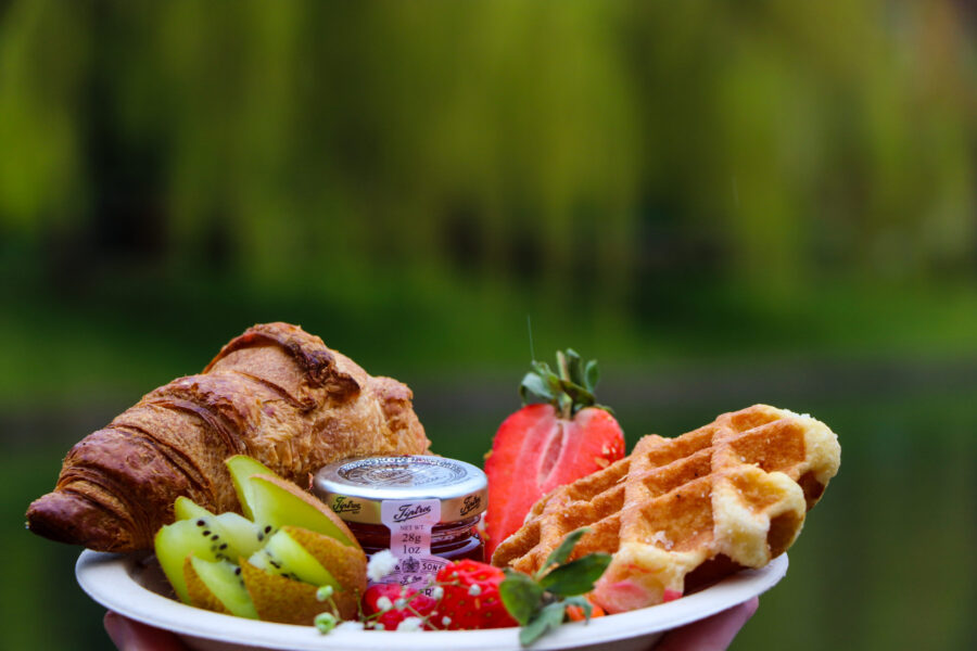 Picnic Punting, Punting Extra's, Pastry, Waffle, Fruit