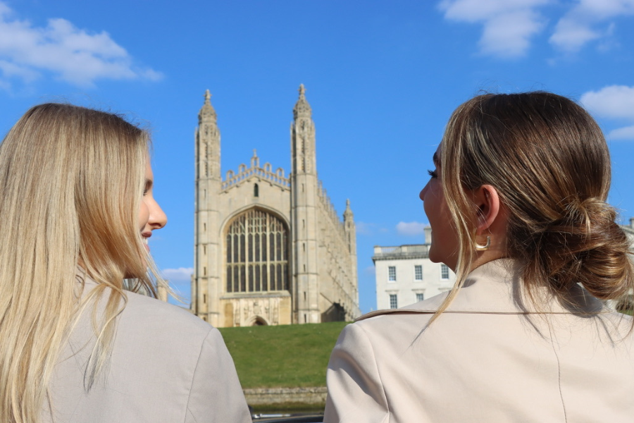 King's Collage chapell from Collage Backs with 2 girls in the frame